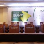 cadeiras vazias